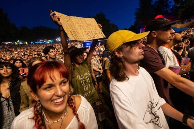 Kurt Vile & The Violators - Vodafone Paredes de Coura 2026 - 13 Aug 2026 Festivalgoers seen during the performance of Kurt Vile & The Violators at Vodafone Paredes de Coura. Paredes de Coura Portugal Copyright: xDiogoxBaptistax xSOPAxImagesx DB_KurtVile20260813PDC_010