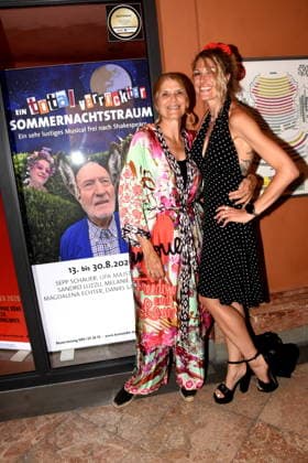 Corinna Binzer Schauspielerin Tochter Miriam Muenchen 13.08.2029 Bayerischer Hof Komoedie Premiere Ein total verrückter Sommernachtstraum Foto Muenchen