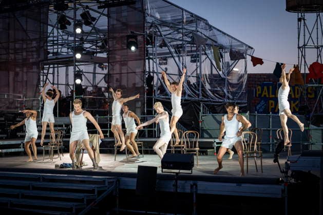 13.08.2026, Saarland, Ensdorf. Die West Side Story feiert am Donnerstagabend am Saarpolygon im Rahmen der diesjährigen Opernfestspiele mit zahlreichen Ehrengästen aus Politik, Kultur und Wirtschaft Premiere.