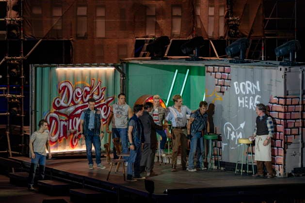 13.08.2026, Saarland, Ensdorf. Die West Side Story feiert am Donnerstagabend am Saarpolygon im Rahmen der diesjährigen Opernfestspiele mit zahlreichen Ehrengästen aus Politik, Kultur und Wirtschaft Premiere.