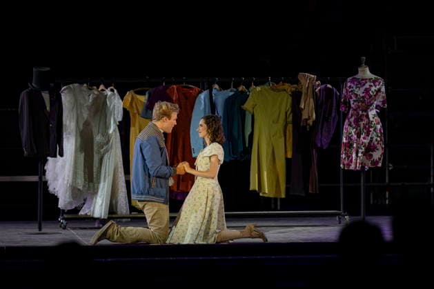 13.08.2026, Saarland, Ensdorf. Die West Side Story feiert am Donnerstagabend am Saarpolygon im Rahmen der diesjährigen Opernfestspiele mit zahlreichen Ehrengästen aus Politik, Kultur und Wirtschaft Premiere.