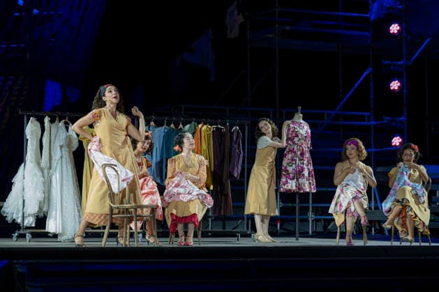 13.08.2026, Saarland, Ensdorf. Die West Side Story feiert am Donnerstagabend am Saarpolygon im Rahmen der diesjährigen Opernfestspiele mit zahlreichen Ehrengästen aus Politik, Kultur und Wirtschaft Premiere.