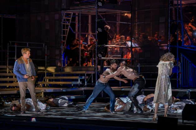 13.08.2026, Saarland, Ensdorf. Die West Side Story feiert am Donnerstagabend am Saarpolygon im Rahmen der diesjährigen Opernfestspiele mit zahlreichen Ehrengästen aus Politik, Kultur und Wirtschaft Premiere.