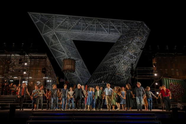 13.08.2026, Saarland, Ensdorf. Die West Side Story feiert am Donnerstagabend am Saarpolygon im Rahmen der diesjährigen Opernfestspiele mit zahlreichen Ehrengästen aus Politik, Kultur und Wirtschaft Premiere.