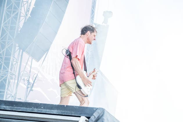 Erster Tag beim Highfield 2026, die Band Itchy eröffnet das Festival am Störmthaler See bei Leipzig. Gesang, Gitarre, E-Bass Sibbi (Sebastian Hafner) Gesang, E-Bass, Gitarre Panzer (Daniel Friedl) Schlagzeug, Gesang Max (Max Zimmer) (seit 2011) Highfield 2026 - Itchy