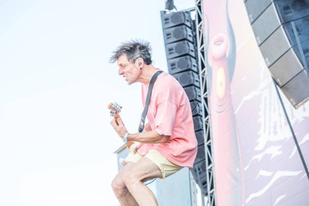 Erster Tag beim Highfield 2026, die Band Itchy eröffnet das Festival am Störmthaler See bei Leipzig. Gesang, Gitarre, E-Bass Sibbi (Sebastian Hafner) Gesang, E-Bass, Gitarre Panzer (Daniel Friedl) Schlagzeug, Gesang Max (Max Zimmer) (seit 2011) Highfield 2026 - Itchy