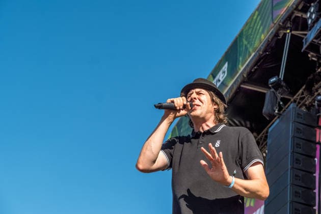 Die deutsche Punkrock Band Sondaschule auf der Mainstage vom Highfield 2026. Gesang Costa Cannabis (Tim Kleinrensing) Gitarre, Gesang Chemokeule (Mirko Klautmann) Bass Matthias Richter (seit 2013) Posaune Chris Altmann (seit 2006) Gitarre Phillip FaF Pfaff (seit 2022) Highfield 2026 tag 1 - sondaschule