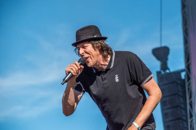Die deutsche Punkrock Band Sondaschule auf der Mainstage vom Highfield 2026. Gesang Costa Cannabis (Tim Kleinrensing) Gitarre, Gesang Chemokeule (Mirko Klautmann) Bass Matthias Richter (seit 2013) Posaune Chris Altmann (seit 2006) Gitarre Phillip FaF Pfaff (seit 2022) Highfield 2026 tag 1 - sondaschule