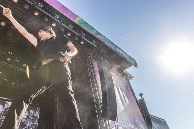 Die deutsche Punkrock Band Sondaschule auf der Mainstage vom Highfield 2026. Gesang Costa Cannabis (Tim Kleinrensing) Gitarre, Gesang Chemokeule (Mirko Klautmann) Bass Matthias Richter (seit 2013) Posaune Chris Altmann (seit 2006) Gitarre Phillip FaF Pfaff (seit 2022) Highfield 2026 Sondaschule