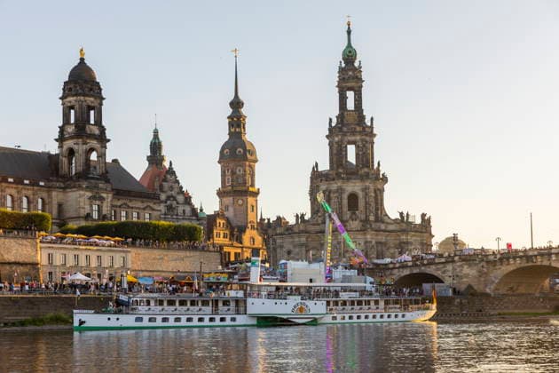 Dresdner Stadtfest. Das Stadtfest Dresden zieht jährlich zehntausende Besucher an. Dresden Sachsen Deutschland