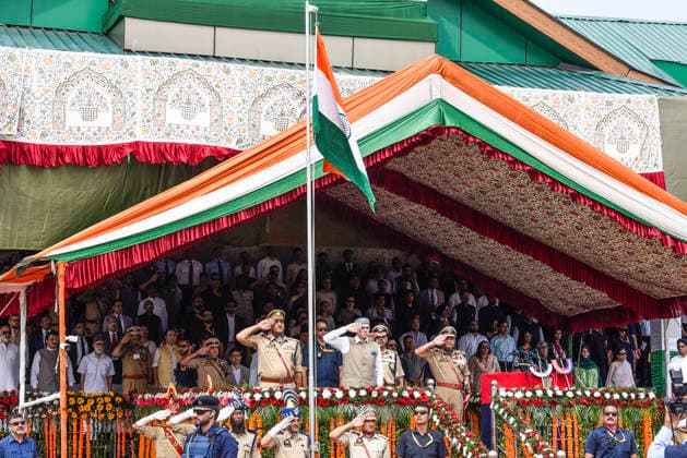 80th Independence Day Celebrations in Jammu and Kashmir s Srinagar Srinagar, Aug 15 (ANI): Jammu and Kashmir Chief Minister Omar Abdullah salutes after hoisting national flag during 80th Independence Day celebrations at Bakshi Stadium, in Srinagar on Saturday. Srinagar Jammu and Kashmir India Copyright: xANIx ANI_20260815332