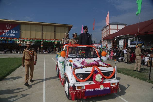 India: The 80th Independence Day Pulwama celebrated the 80th Independence Day with patriotic fervor and enthusiasm at DPL Pulwama. Deputy Commissioner of Pulwama, Dr. Basharat Qayoom, hoisted the National Tricolour during the celebration, marking the occasion with a strong spirit of patriotism and national pride. Pulwama Jammu & Kashmir India Copyright: NisarxUlxHaqxAllaie