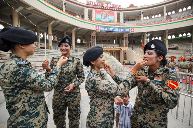 RECORD DATE NOT STATED 80th Independence Day celebrations at the Attari Wagha border Amritsar, Aug 15 (ANI): Border Security Force (BSF) soldiers offer sweets to each other during the Beating Retreat ceremony on the occasion of 80th Independence Day, at Attari Wagha border, in Amritsar on Saturday. Amritsar Punjab India Copyright: xANIx ANI_20260815441