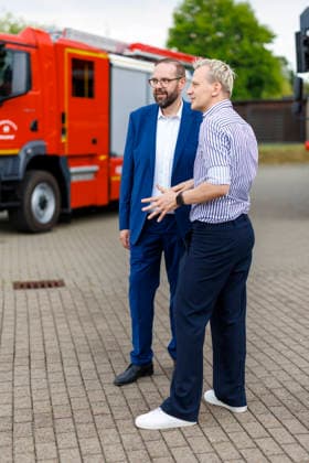 News Bilder des Tages Gordon Hoffmann, CDU, Bildungsminister von Brandenburg, (links) im Gespraech mit Bjoern Schreiber, Geschaeftsfuehrer des Landesjugendring Brandenburg. Wittenberge, 15.08.2026. Wittenberge Deutschland Copyright: xThomasxImox