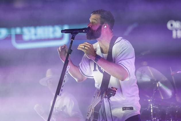 August 15, 2026, St. Petersburg, Florida, USA: Country recording artist Jordan Davis performs after the game between the Tampa Bay Rays and the Baltimore Orioles on Saturday, Aug. 15, 2026 in St. Petersburg. St. Petersburg USA  - ZUMAs70_ 20260815_zan_s70_052 Copyright: xLuisxSantanax