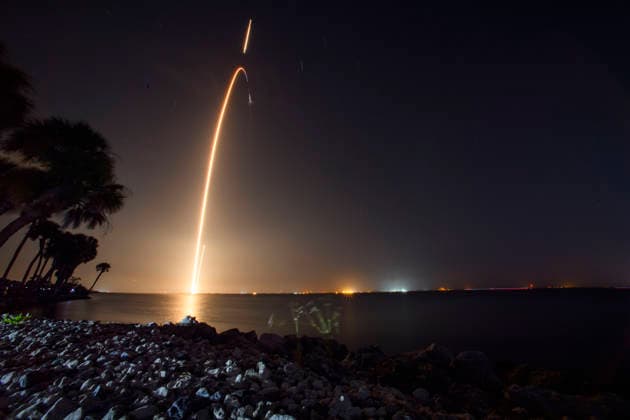 August 15, 2026, Cape Canaveral, Florida, USA: A SpaceX Falcon 9 rocket launches nine HIBLEO-4 satellites for Globalstar from Space (USSF) Launch Complex-40 at Cape Canaveral Space Force Station, Florida, on Aug. 15, 2026, at 9:12 p.m. EDT. Cape Canaveral USA  - ZUMAb268 20260815_znp_b268_006 Copyright: xJenniferxBriggsx