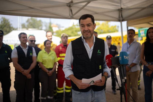 The President of the Regional Government Visits the Command Post for the Niebla Fire The President of the Regional Government of Andalusia, Juanma Moreno, Speaks to the Media August 16, 2026, in Niebla, Huelva, Andalusia, Spain The president of the Andalusian Regional Government, Juanma Moreno, is visiting the command post for the Niebla wildfire this Sunday to provide an update on the fire that broke out on August 6, 2026. AUGUST 16, 2026 Niebla, Huelva, Andalusia Niebla, Huelva, Andalusia, Spain  Copyright: xClaraxCarrascox 7716235
