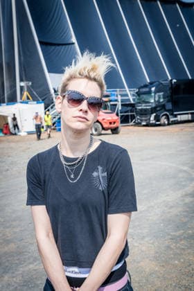 Die deutsche Rockmusikerin Deine Cousine (Ina Bredehorn) am dritten Festival Tag des Highfield 2026 Highfield 2026 - Tag 3 - Deine Cousine
