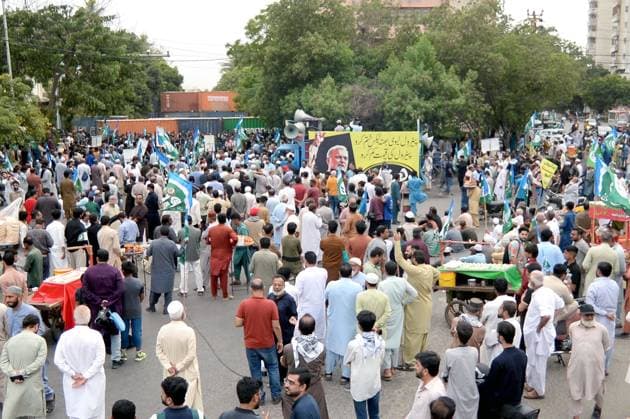 August 16, 2026, Pakistan: Leaders and Activists of Jamat-e-Islami Hold Protest Rally Against Soaring Petroleum Levies and Inflation Near Governor House in Karachi Pakistan  - ZUMAas3_ 20260816_zaf_as3_025 Copyright: xPPIx