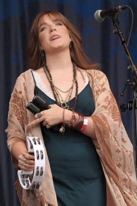 August 15, 2026, Williamscot, Oxfordshire, United Kingdom: Vocalist Grace Kelly with UK-based Soft Rock and Americana band Rob Jones and the Restless Dream performing live on stage at Fairport s Cropredy Convention. Williamscot United Kingdom - ZUMAs197 20260815_aaa_s197_616 Copyright: xDawnxFletcher-Parkx