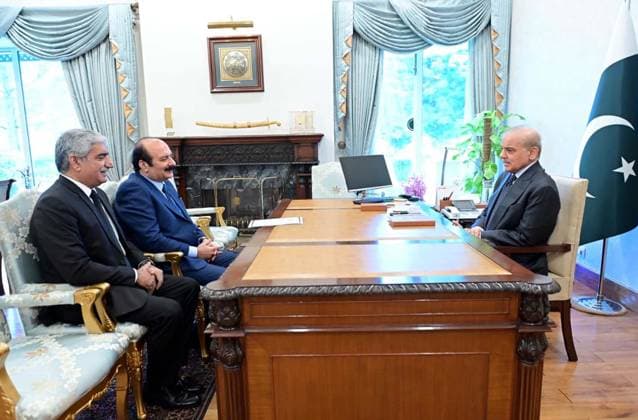 August 17, 2026, Pakistan: Prime Minister Muhammad Shehbaz Sharif Meets with Rana Mashood Ahmad Khan, Chairman PM s Youth Program, in Islamabad Pakistan  - ZUMAas3_ 20260817_zaf_as3_048 Copyright: xPPIx