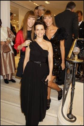 News from August 18, 2026: Mathilde Favier, Dior’s director of public relations, and her partner, film producer Nicolas Altmayer, died yesterday in a car accident in the Deux-Sèvres department. VICTOIRE DE CASTELLANE, MATHILDE AGOSTINELLI AND JULIETTE BINOCHE AT THE 60TH ANNIVERSARY CELEBRATION FOR CHRISTIAN DIOR ON AVENUE MONTAIGNE IN PARIS 60TH ANNIVERSARY OF CHRISTIAN DIOR IN PARIS, Paris, France  Copyright: xRINDOFF-CASTELx xBESTIMAGExRINDOFF-CASTELx xBESTIMAGEx