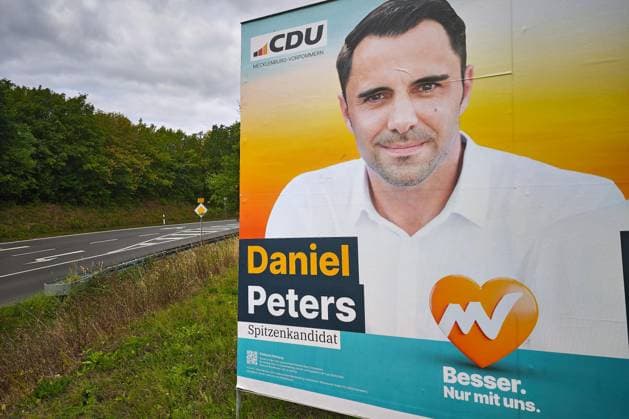 Mecklenburg-Vorpommern, Deutschland, 18.08.2026: Wahlplakat für die Landtagswahl 2026 mit Daniel Peters, CDU Copyright: xdtsxNachrichtenagenturx dts_130486