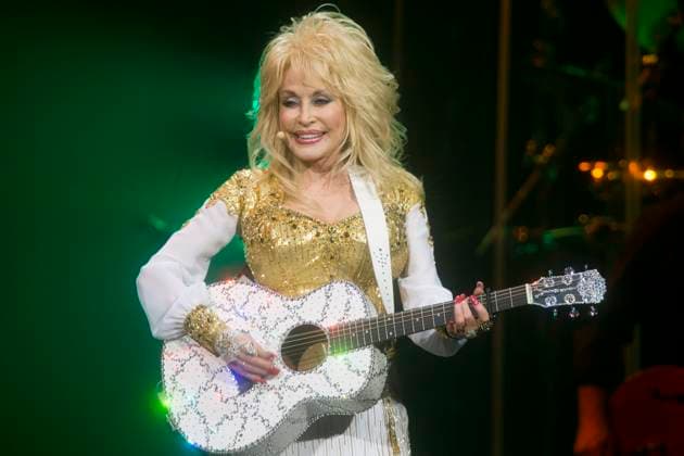 Countrylegende Dolly Rebecca Parton (geb. 19. Januar 1946 - gest. 25. August 2026) - Erstes Konzert live in Deutschland nach 40 Jahren in der O2 World Berlin.