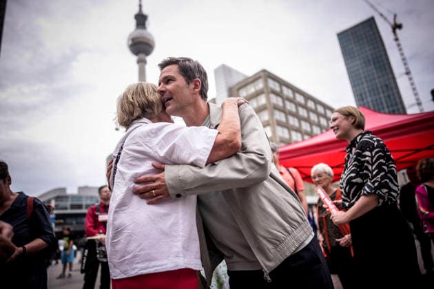 Steffen Krach, der Spitzenkandidat der SPD fuer die Abgeordnetenhauswahl am 20.09.2026 in Berlin bei einer Strassenaktion mit der Ueberschrift Krach gegen Nazis am 28.08.2026. An verschiedenen Standorten in Berlin. Fotografiert im Auftrag der SPD Berlin. Berlin Deutschland Copyright: xDominikxButzmannx