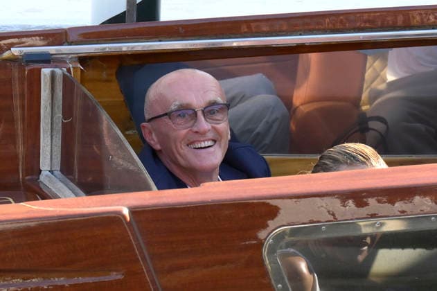 Danny Boyle bei der Abfahrt vom Pier des Hotels Excelsior auf der Biennale di Venezia 2026 83. Internationale Filmfestspiele von Venedig. Venedig, 03.09.2026