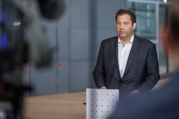 Abschlussstatement der SPD Lars Klingbeil (SPD), Bundesfinanzminister bei einem Abschlussstatement am 04.09.26 in Berlin. Berlin Berlin Deutschland Reichstag