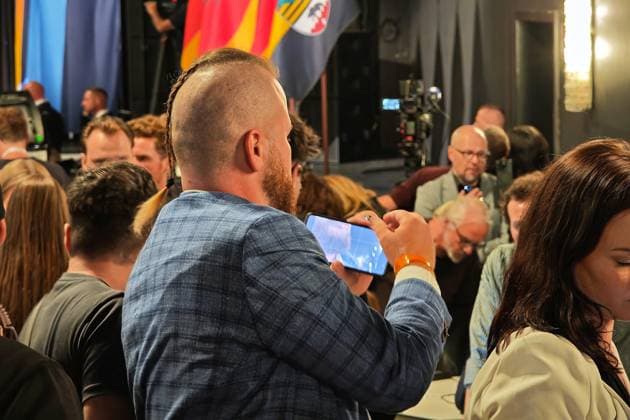 Magdeburg, Sachsen-Anhalt, Deutschland, 06.09.2026: Altes Theater: AfD-Wahlparty zur Landtagswahl 2026: Der Streamer Matthäus Westfal, auch bekannt als Aktivist Mann , im Pressebereich unterwegs Copyright: xdtsxNachrichtenagenturx dts_133860