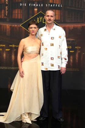 Liv Lisa Fries mit Begleitung bei der Weltpremiere der 5. und finalen Staffel der TV-Serie Babylon Berlin im Zoo Palast. Berlin, 10.09.2026