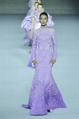 BEIJING, CHINA - SEPTEMBER 10: Models present designs during the closing show of the 2026 China Fashion Week (Autumn) on September 10, 2026 in Beijing, China. The eight-day event featured over 100 fashion releases and activities involving more than 220 brands.  Copyright: xChinaxNewsxServicex 111665686606