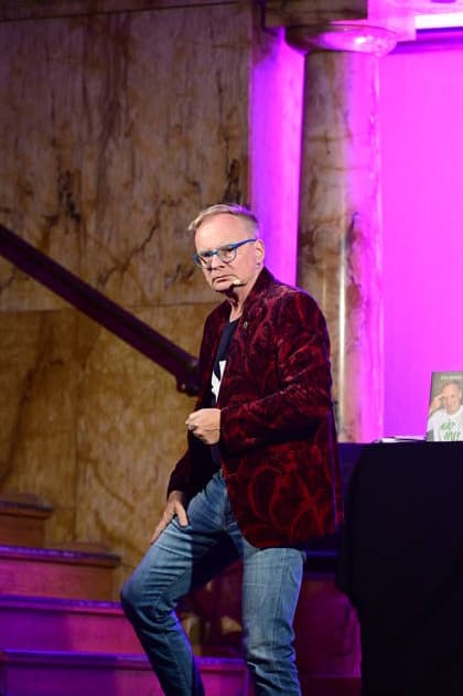 Uwe Steimle mit seinem Programm Nu! Keen Getue, keen Gemache... im historischen Jugendstil-Kaufhaus. Görlitz, 10.09.2026 Copyright: xMatthiasxWehnertx