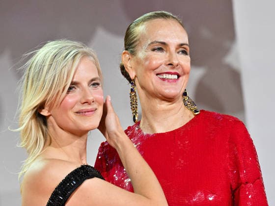 Entertainment Bilder des Tages #2 IPA88410486 - Venice International Film Festival 2026 - Night 10 - Red carpet for the film *UN BON AVOCAT*. Pictured: Carole Bouquet, MÃ lanie Laurent  Copyright: xManuelexMangiarottix xPoolxPhotoxEventsx08x IPA88410486