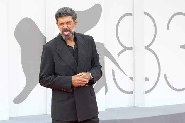 Entertainment Bilder des Tages #2 Pierfrancesco Favino bei der Premiere des Kinofilms Dio ride auf der Biennale di Venezia 2023 83. Internationale Filmfestspiele von Venedig im Palazzo del Cinema. Venedig, 11.09.2026