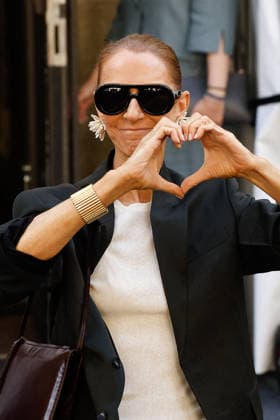 Celine Dion greets her fans as she leaves her hotel before heading to the Plenitude Arena, where she will kick off her Paris concert series on September 12, 2026. Cyril Moreau, Bestimage. Celine Dion greets her fans upon leaving her hotel before heading to the Plenitude Arena, where she will begin her Paris concert series on September 12, 2026, Paris, France  Copyright: xCyrilxMoreaux xBrunoxBebertx xBestimagexCyrilxMoreaux xBrunoxBebertx xBestimagex