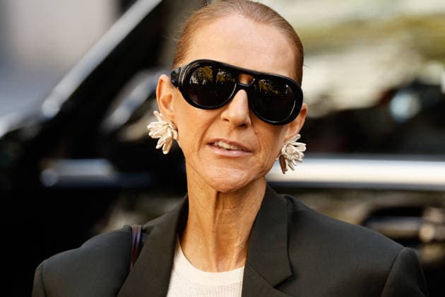 Celine Dion greets her fans as she leaves her hotel before heading to the Plenitude Arena, where she will kick off her Paris concert series on September 12, 2026. Cyril Moreau, Bestimage. Celine Dion greets her fans upon leaving her hotel before heading to the Plenitude Arena, where she will begin her Paris concert series on September 12, 2026, Paris, France  Copyright: xCyrilxMoreaux xBrunoxBebertx xBestimagexCyrilxMoreaux xBrunoxBebertx xBestimagex