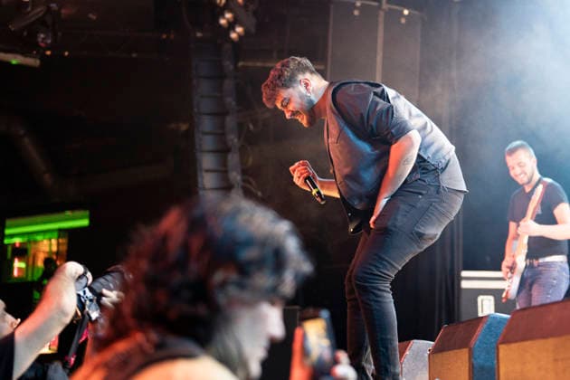 September 12, 2026, Madrid, Spain: Aaron Romero from the rock band Linaje performs live on stage during a festival at La Riviera. Madrid Spain - ZUMAs197 20260912_aaa_s197_433 Copyright: xAtilanoxGarciax