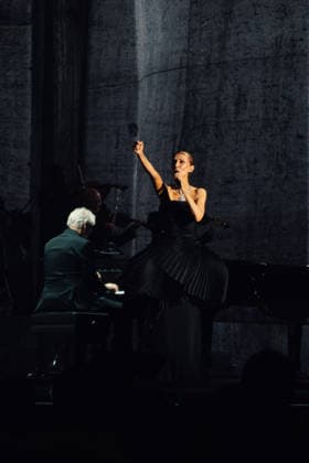 Celine Dion, wearing a Boucheron outfit and jewelry, during her first concert at the Plénitude Arena in Paris La Défense on September 12, 2026 Celine Dion, wearing a Boucheron outfit and jewelry, during her first concert at the Plénitude Arena in Paris La Défense on September 12, 2026, Paris La Défense, France  Copyright: xAgencex xBestimagexAgencex xBestimagex