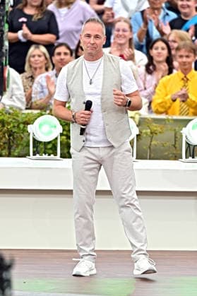 ZDF - Fernsehgarten. Sänger Mitch Keller während der ZDF - Unterhaltungsshow Fernsehgarten am 13.09.2026 in Mainz. 20260913MWI149440