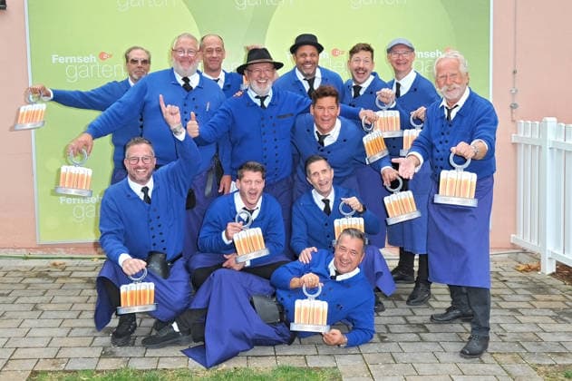 ZDF - Fernsehgarten. Sänger Henning Krautmacher mit zwölf echten Köbessen aus Köln während der ZDF - Unterhaltungsshow Fernsehgarten am 13.09.2026 in Mainz. 20260913MWI149620