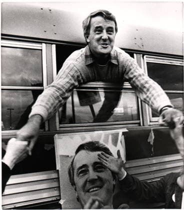 September 2, 1984, Wabush, Nf, Canada: Brian Mulroney stretches through a bus window to reach potential voters in Wabush, N.L., on his last stop of the federal campaign, Sept 2, 1984. Two days later his Progessive Conservative party won the election and he became Prime Minister. THE CANADIANA PRESS Wabush Canada  - ZUMAc35_ 19840902_zaf_c35_001 Copyright: xFredxChartrandx