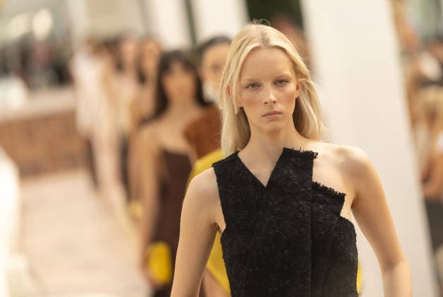 Simorra Fashion Show at Mercedes-Benz Fashion Week Simorra fashion show as part of Mercedes-Benz Fashion Week, held at the Greenhouse of the Palacio de Cristal in Arganzuela on September 14, 2026, in Madrid, Spain. SIMORRA was founded in 1978 by Javier Simorra. In 2016, the brand entered a new phase of modernization with the addition of the Dimas family. With extensive experience in the textile industry, the family-owned group began a process of modernization focused primarily on highlighting the materials. SEPTEMBER 14, 2026 Madrid, Spain  Copyright: xEduardoxParrax 7774705