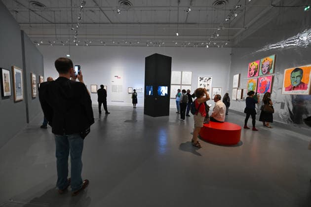 Andy Warhol, Line and Image—The exhibition, running from September 16, 2026, to January 10, 2027, brings together approximately 150 drawings, as well as paintings, silkscreen prints on paper, photographs, and archival documents at the Musée du Luxembourg in Paris. Andy Warhol, Line and Image—The exhibition, running from September 16, 2026, to January 10, 2027, brings together approximately 150 drawings, as well as paintings, silkscreen prints on paper, photographs, and archival documents at the Musée du Luxembourg in Paris 459674 2026 09 14 Copyright: xL.Urmanx xStarfacex STAR_459674_023