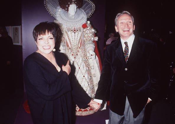 Sept. 23, 1999, New York, USA: LIZA MINNELLI and BOB MACKIE attend the Bob Mackie Retrosective At F.I.T. New York City in 1999. New York City USA  - ZUMAg49_ 19990923_gaf_g49_132 Copyright: xRosexHartmanx