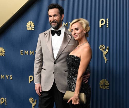 Noah Wylie arrives with his wife Sara Wells for the 78th annual Primetime Emmy Awards at the Peacock Theater in Los Angeles on Monday, September 14, 2026.  LAP20260914871 JohnxMcCoy