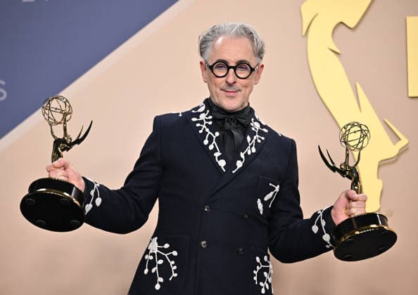 Alan Cumming holds the Emmy for Outstanding Reality Competition Program for The Traitors, backstage during the 78th annual Primetime Emmy Awards at the Peacock Theater in Los Angeles on Monday, September 14, 2026.  LAP20260914228 CHRISxCHEW