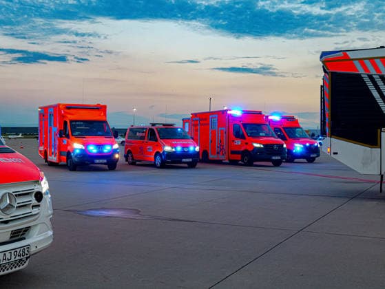ICAO Flughafenübung Hannover HAJ Alle zwei Jahre findet eine große verpflichtende Feuwehr- und Rettungsdienstübung nach ICAO-Standard am Airport Hannover statt. Copyright: xBerndxGüntherx